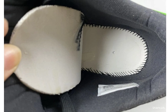 RUBBER DUNK CU6015-001 “”GREEN AIR O-W NIKE STRIKE“ 0201